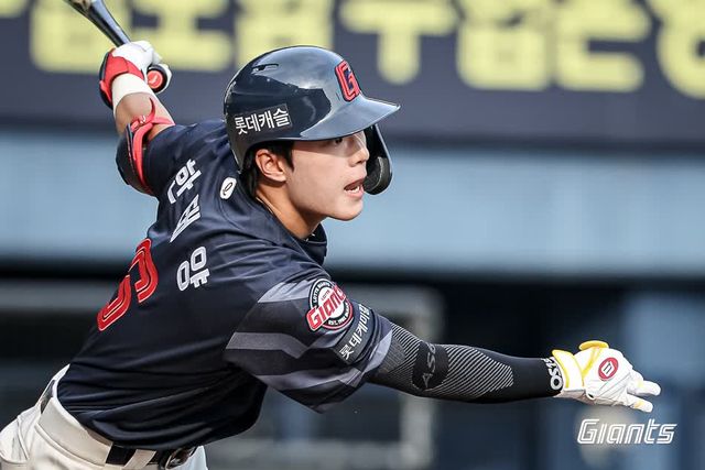 롯데 자이언츠 내야수 한태양이 3일 부산 사직야구장에서 열리는 2025 신한 SOL Bank KBO리그 LG 트윈스와의 팀 간 8차전에 1번타자 겸 2루수로 선발 출전한다. 사진 롯데 자이언츠