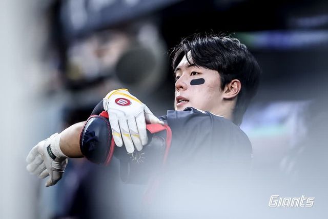 롯데 자이언츠 내야수 한태양이 3일 부산 사직야구장에서 열리는 2025 신한 SOL Bank KBO리그 LG 트윈스와의 팀 간 8차전에 1번타자 겸 2루수로 선발 출전한다. 사진 롯데 자이언츠