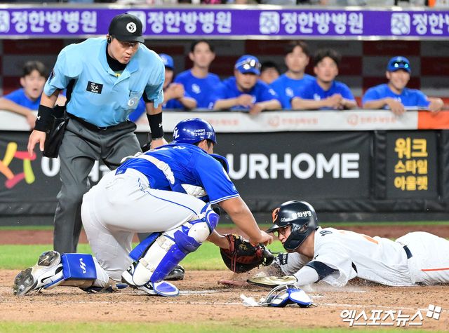 오른쪽에 위치한 한화 이글스 채은성이 지난 29일 대전 삼성 라이온즈전에서 홈으로 쇄도하고 있다. 대전, 김한준 기자