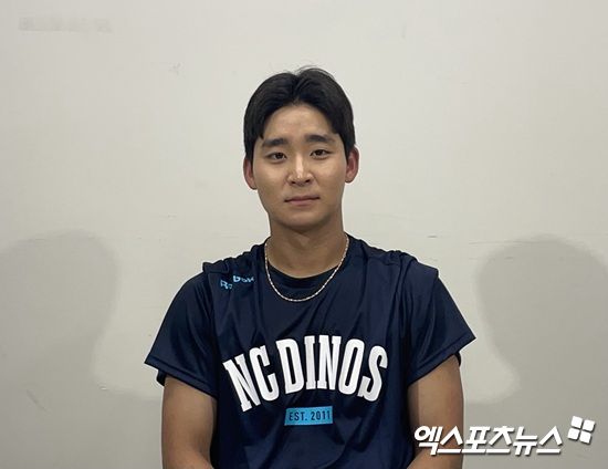 NC 다이노스 홍종표가 30일 부산 사직야구장에서 열리는 2025 신한 SOL Bank KBO리그 롯데 자이언츠와 원정경기를 앞두고 취재진과 인터뷰에 응하고 있다. 엑스포츠뉴스 사직, 김유민 기자