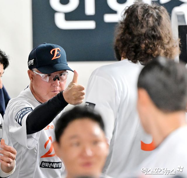 한화 이글스 김경문 감독이 30일 대전 삼성 라이온즈전에서 승리하며 한화 부임 후 100승을 달성했다. 대전, 김한준 기자