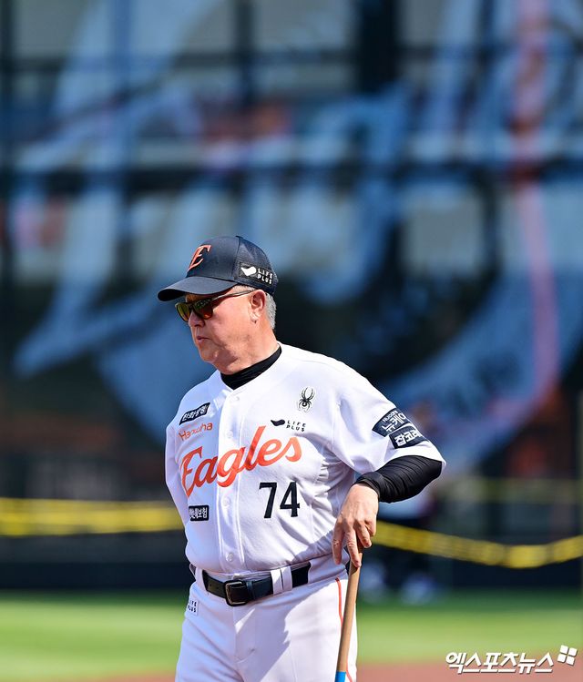 한화 이글스 김경문 감독이 30일 대전 삼성 라이온즈전에서 승리하며 한화 부임 후 100승을 달성했다. 대전, 김한준 기자