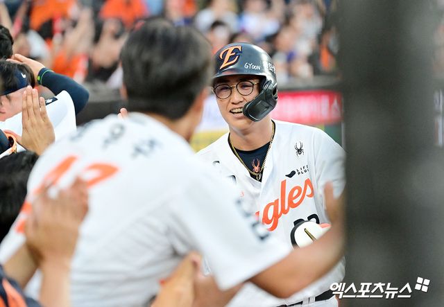 한화 이글스 주장 채은성이 31일 NC 다이노스와 트레이드로 팀에 합류하게 된 손아섭을 향해 환영 인사를 남겼다. 엑스포츠뉴스 DB