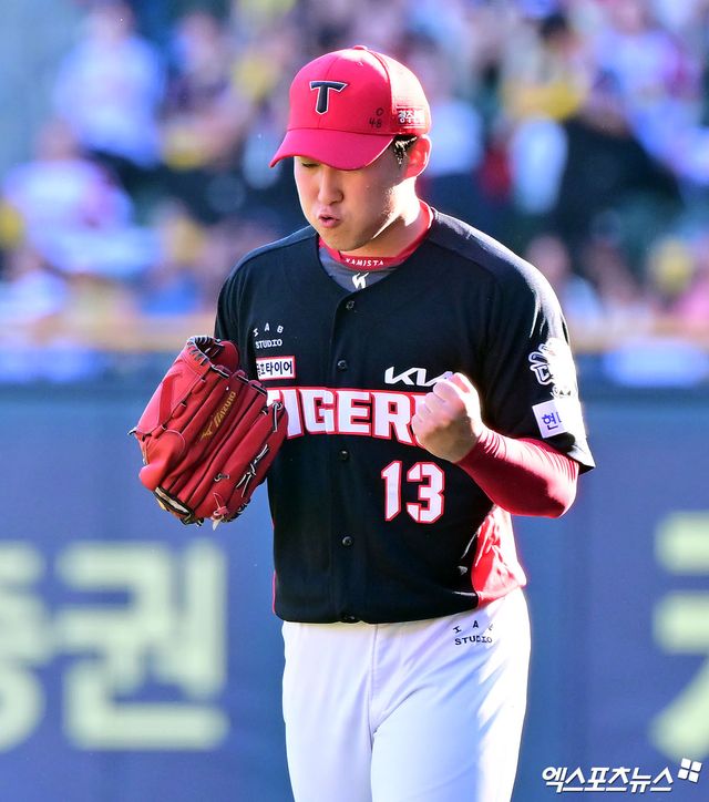 KIA 타이거즈 투수 윤영철이 팔꿈치 불편함 지속으로 올스타전 불참이 확정된 팀 동료 아담 올러 대신 감독추천 선수로 데뷔 첫 올스타전 마운드에 오를 전망이다. 엑스포츠뉴스 DB