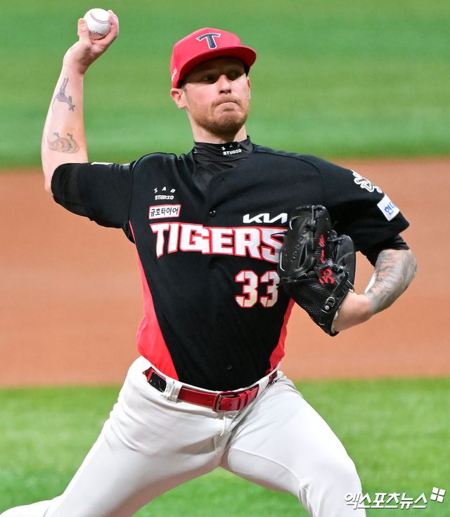 KIA 타이거즈 외국인 투수 아담 올러가 2025 신한 SOL 뱅크 KBO 올스타전 무대에 부상을 사유로 불참한다. KIA 이범호 감독은 올러 대신 윤영철을 올스타전 대체 참가 선수로 발탁했다. 엑스포츠뉴스 DB