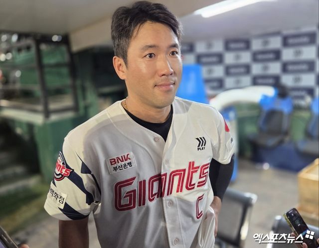 롯데 자이언츠 캡틴 전준우가 3일 부산 사직야구장에서 열린 2025 신한 SOL Bank KBO리그 LG 트윈스와의 팀 간 8차전에서 8회말 결승 2타점 2루타를 쳐내고 팀 승리를 이끌었다. 사진 엑스포츠뉴스