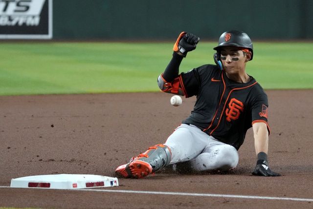 지난 3일 미국 애리조나주 피닉스의 체이스필드에서 열린 2025 미국 메이저리그(MLB) 샌프란시스코 자이언츠와 애리조나 다이아몬드백스의 경기, 샌프란시스코 이정후가 5번타자 겸 중견수로 선발 출전해 5타수 3안타(2루타 1, 3루타 1) 1타점 2득점을 기록했다. 연합뉴스