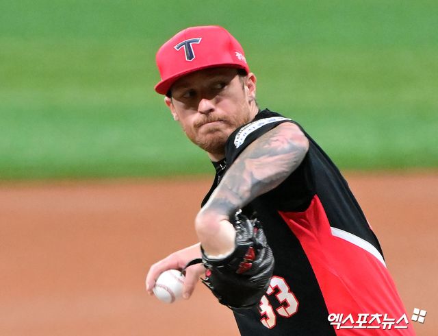 KIA 타이거즈 외국인 투수 아담 올러가 2025 신한 SOL 뱅크 KBO 올스타전 무대에 부상을 사유로 불참한다. KIA 이범호 감독은 올러 대신 윤영철을 올스타전 대체 참가 선수로 발탁했다. 엑스포츠뉴스 DB 