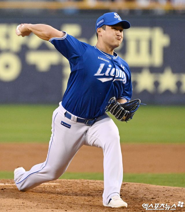 16일 오후 서울 송파구 잠실야구장에서 열린 '2025 신한 SOL Bank KBO리그' 삼성 라이온즈와 LG 트윈스의 경기, 1회말 삼성 선발투수 최원태가 공을 힘차게 던지고 있다. 엑스포츠뉴스 DB