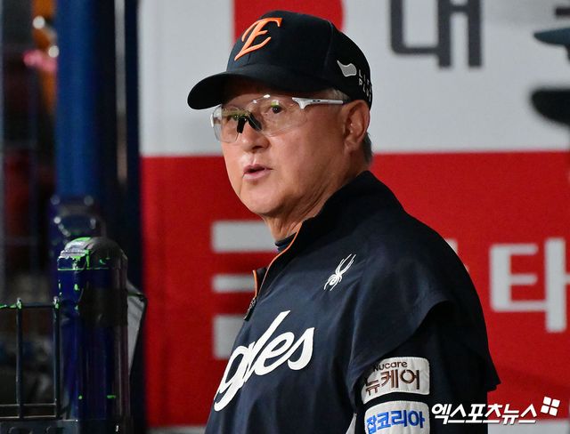 김경문 감독이 이끄는 한화 이글스가 5일 서울 고척스카이돔에서 열린 2025 신한 SOL Bank KBO리그 키움 히어로즈와의 팀 간 9차전에서 6-4로 이겼다. 사진 김한준 기자