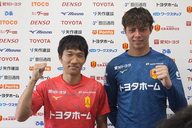 일본 매체 '스포니치'가 지난 4일 동아시안컵에 출전하는 일본 축구 국가대표팀에 19세 골키퍼 피사노 알렉산드르 코후유 호리오가 발탁돼 A매치 데뷔를 노린다고 보도했다.&nbsp; 일본축구협회는 지난 3일 공식 홈페이지를 통해 다가오는 동아시안컵에 출전할 모리야스 하지메 감독이 이끄는 일본 축구 국가대표팀 26인 명단을 발표했다.&nbsp;나고야