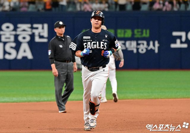 한화 이글스 간판타자 노시환이 5일 서울 고척스카이돔에서 열리는 2025 신한 SOL Bank KBO리그 키움 히어로즈와의 팀 간 8차전에 4번타자 겸 3루수로 선발출전한다. 사진 엑스포츠뉴스 DB