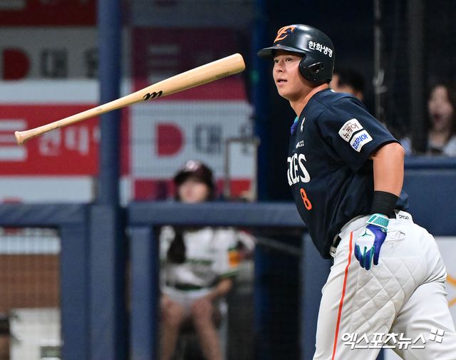 한화 이글스 간판타자 노시환이 5일 서울 고척스카이돔에서 열리는 2025 신한 SOL Bank KBO리그 키움 히어로즈와의 팀 간 8차전에 4번타자 겸 3루수로 선발출전한다. 사진 엑스포츠뉴스 DB