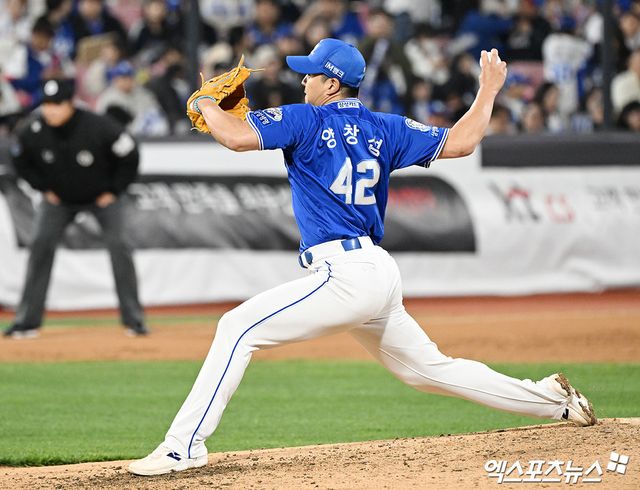 지난 4월 11일 오후 수원KT위즈파크에서 열린 2025 신한 SOL Bank KBO리그 삼성 라이온즈와 KT 위즈의 경기, 6회말 2사 1,3루 삼성 양창섭이 공을 힘차게 던지고 있다. 엑스포츠뉴스 DB