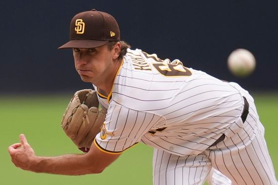 샌디에이고 파드리스 카일 하트가 7일(한국시간) 미국 캘리포니아주 샌디에이고의 펫코 파크에서 열린 2025 메이저리그(MLB) 텍사스 레인저스와 홈 경기에 팀의 두 번째 투수로 등판해 3⅔이닝 퍼펙트 피칭을 펼쳤다. 연합뉴스