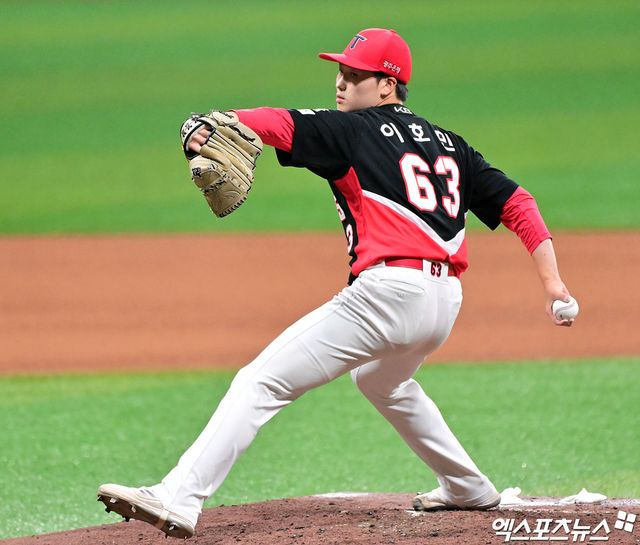 26일 오후 서울 구로구 고척스카이돔에서 열린 '2025 신한 SOL Bank KBO리그' KIA 타이거즈와 키움 히어로즈의 경기, 6회말 KIA 이호민이 공을 힘차게 던지고 있다. 엑스포츠뉴스DB