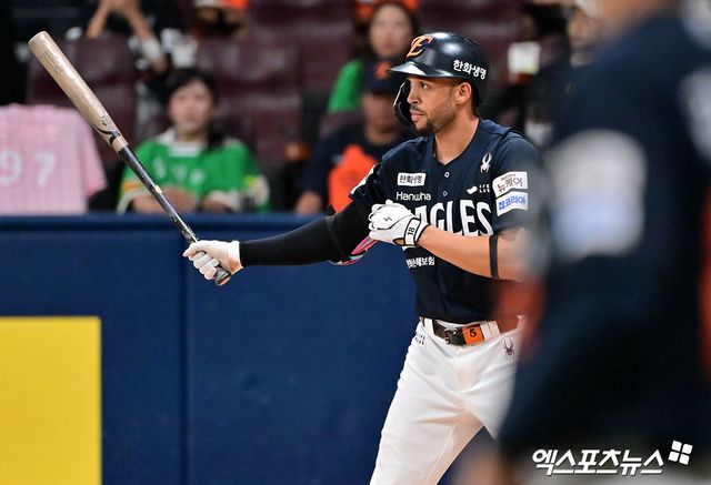 6일 오후 서울 구로구 고척스카이돔에서 열린 '2025 신한 SOL Bank KBO리그' 한화 이글스와 키움 히어로즈의 경기, 7회초 1사 1,2루 한화 리베라토가 타격을 준비하고 있다. 엑스포츠뉴스DB