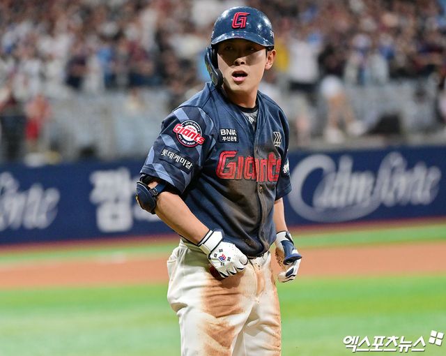 롯데 자이언츠 외야수 황성빈이 8일 부산 사직야구장에서 열리는 2025 신한 SOL Bank KBO리그 두산 베어스와의 팀 간 10차전에 앞서 1군 엔트리에 등록됐다. 지난 5월 5일 SSG 랜더스전에서 부상을 당한 뒤 64일 만에 복귀했다. 사진 엑스포츠뉴스 DB