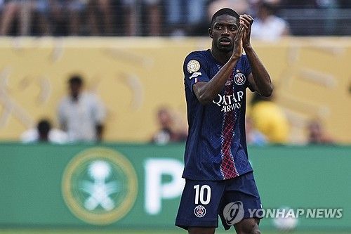 PSG는 10일(한국시간) 미국 뉴저지 메트라이프 스타디움에서 열린 2025 국제축구연맹(FIFA) 클럽월드컵 준결승전서 압도적인 경기력 끝에 레알 마드리드를 4-0으로 대파했다. 이강인은 이날 후반 중후반 교체로 들어간 뒤 후반 42분 곤살루 하무스의 쐐기골 때 기점이 되는 패스를 찔러넣어 자신의 존재감을 알렸다. 연합뉴스