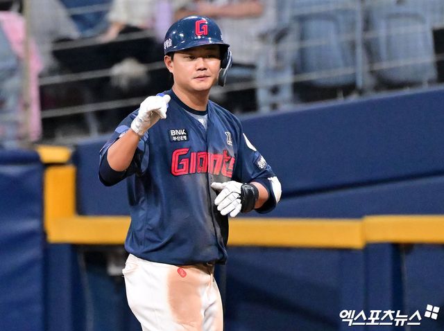 롯데 자이언츠 내야수 손호영이 1일 서울 고척스카이돔에서 열리는 2025 신한 SOL Bank KBO리그 키움 히어로즈와의 팀 간 13차전에 3번타자 겸 3루수로 선발출전한다. 사진 엑스포츠뉴스 DB