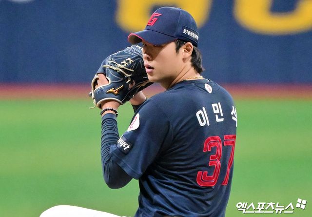 롯데 자이언츠 우완 파이어볼러 유망주 이민석이 1일 서울 고척스카이돔에서 열린 2025 신한 SOL Bank KBO리그 키움 히어로즈와의 팀 간 13차전에 선발등판, 6이닝 2실점 호투에도 패전투수가 됐다. 사진 김한준 기자