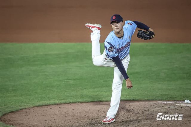 롯데 자이언츠 우완 파이어볼러 윤성빈이 지난 7월 31일 부산 사직야구장에서 열린 2025 신한 SOL Bank KBO리그 NC 다이노스와의 팀 간 11차전에서 1이닝 1탈삼진 무실점으로 호투했다. 사진 롯데 자이언츠