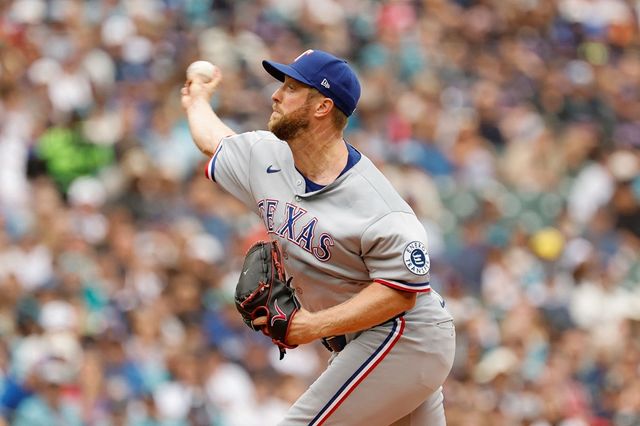 미국 메이저리그 텍사스 레인저스의 투수 메릴 켈리가 지난 9일(한국시간) 미국 텍사스주 알링턴 글로브 라이프 필드에서 열린 2025 메이저리그 필라델피아 필리스와의 홈 경기에 선발등판, 4⅓이닝 5피안타 2피홈런 4탈삼진 5볼넷 4실점으로 패전투수가 됐다. 사진 연합뉴스