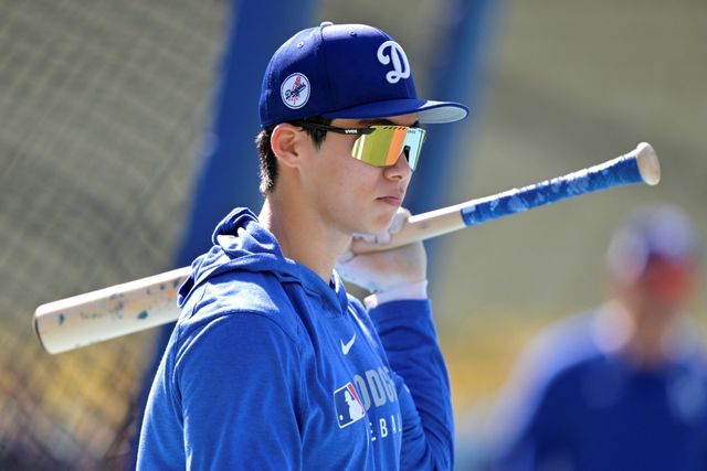 왼쪽 어깨 점액낭염으로 이탈한 LA 다저스 김혜성이 이번 주 라이브 배팅을 소화할 예정이다. 이후 재활 경기를 거쳐 빅리그 복귀전을 치를 것으로 보인다. 메이저리그 공식 홈페이지 MLB.com은 김혜성의 복귀 시점을 8월 말로 예상했다. AP 연합뉴스