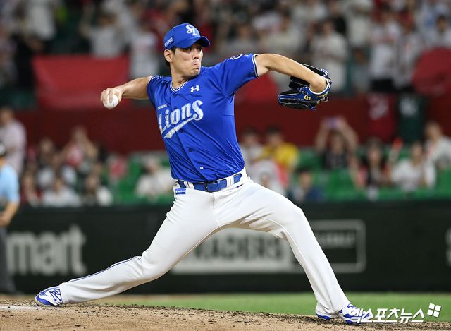 삼성 라이온즈 투수 김재윤이 올해 정규시즌 경기에 구원 등판해 역투하고 있다. 엑스포츠뉴스 DB