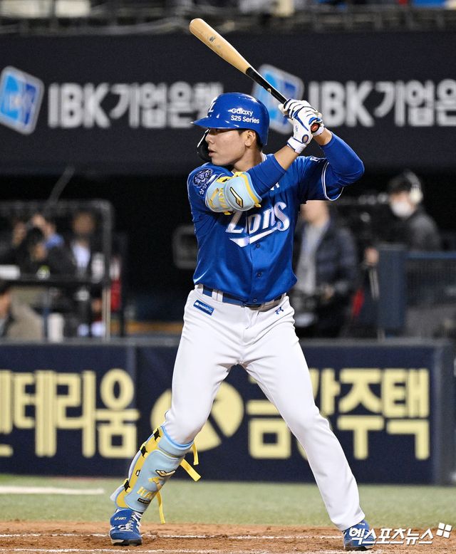 삼성 라이온즈 신인 함수호가 올해 정규시즌 경기에 출전해 타격하고 있다. 엑스포츠뉴스 DB