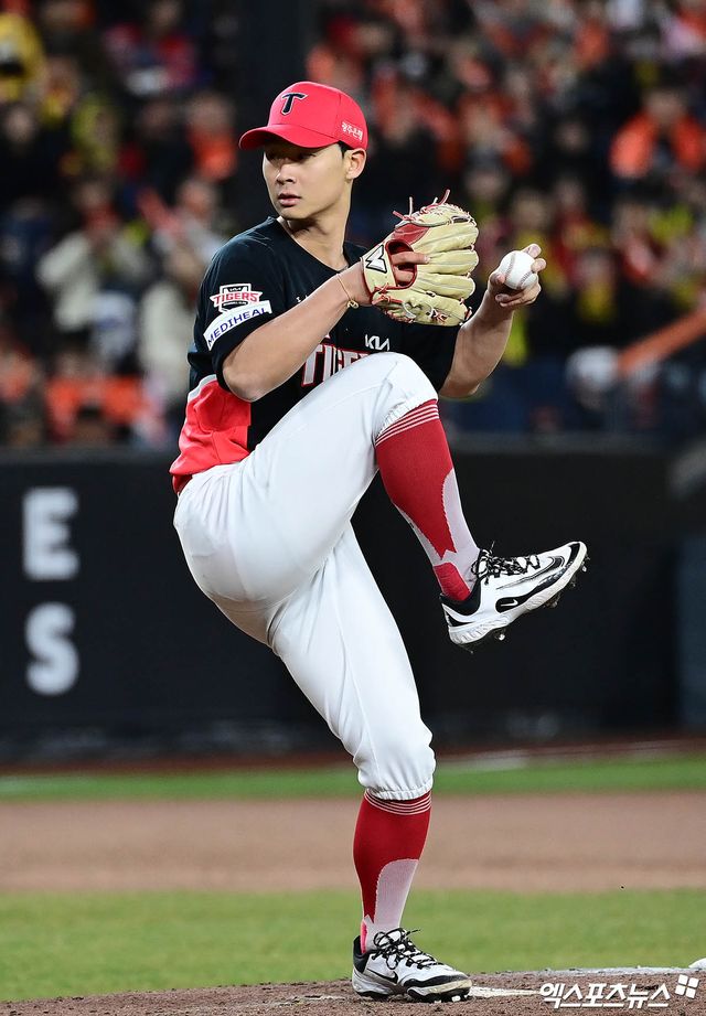 KIA 타이거즈 곽도규가 정규시즌 경기에 등판해 투구하고 있다. 엑스포츠뉴스 DB