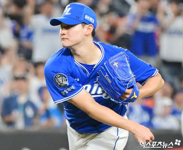 삼성 라이온즈 구원투수 육선엽이 올해 정규시즌 경기에 등판해 투구하고 있다. 엑스포츠뉴스 DB