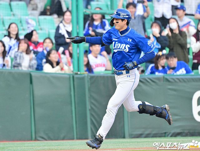 삼성 라이온즈 외야수 구자욱이 올해 정규시즌 경기에 출전해 세리머니하고 있다. 엑스포츠뉴스 DB