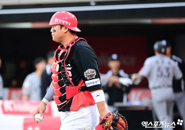 KIA 타이거즈 포수 한준수가 올해 정규시즌 경기에서 수비를 준비하고 있다. 엑스포츠뉴스 DB