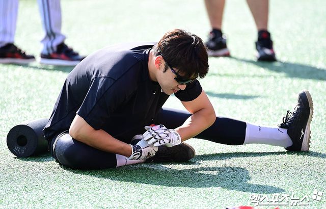 12일 오후 수원케이티위즈파크에서 열리는 '2025 신한 SOL Bank KBO리그' LG 트윈스와 KT 위즈의 경기에 앞서 LG 박해민이 스트레칭을 하고 있다. 엑스포츠뉴스 DB