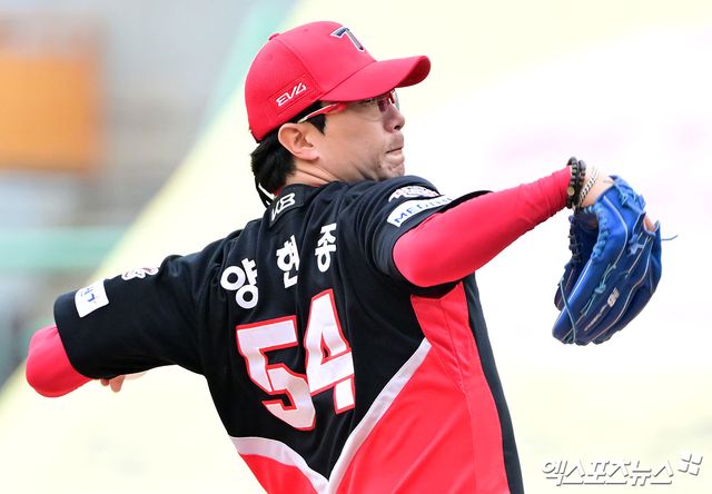 KIA 타이거즈 선발투수 양현종이 올해 정규시즌 경기에 등판해 투구하고 있다. 엑스포츠뉴스 DB