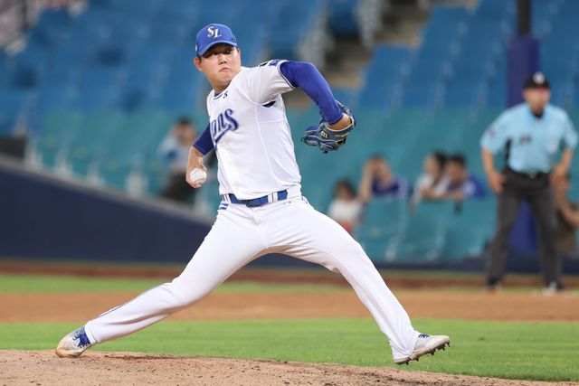 삼성 라이온즈 투수 홍원표가 올해 퓨처스리그 경기에 등판해 역투하고 있다. 삼성 라이온즈