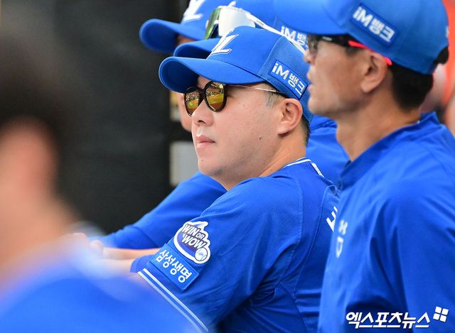 박진만 감독이 이끄는 삼성 라이온즈가 15일 부산 사직야구장에서 열린 2025 신한 SOL Bank KBO리그 롯데 자이언츠와의 팀 간 11차전에서 10-4로 승리, 5연패에서 벗어났다. 사진 엑스포츠뉴스 DB
