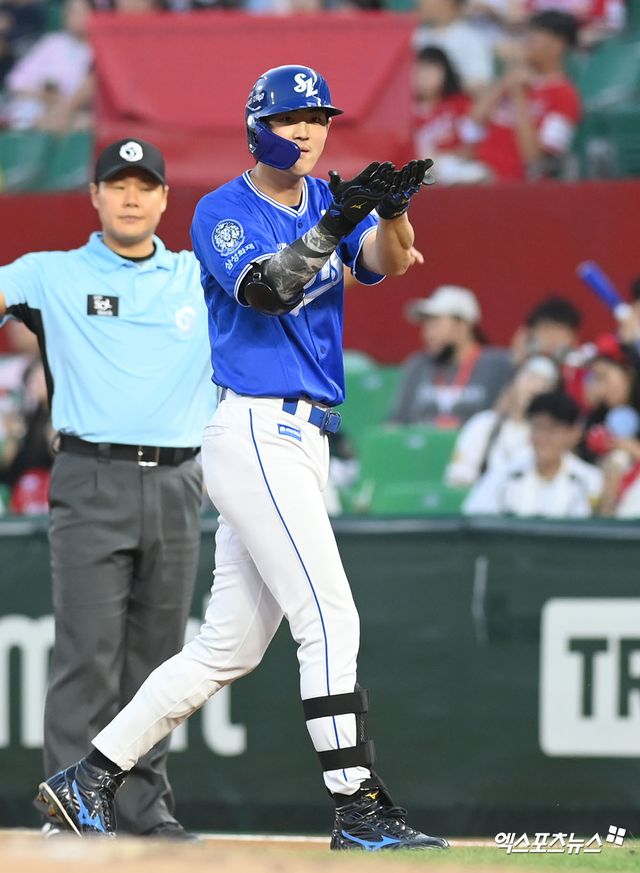 삼성 라이온즈 캡틴 구자욱이 16일 부산 사직야구장에서 열린 2025 신한 SOL Bank KBO리그 롯데 자이언츠와의 팀 간 12차전에서 4안타 1타점을 기록, 팀 2연승을 견인했다. 사진 엑스포츠뉴스