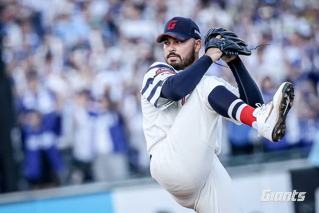 롯데 자이언츠 에이스 알렉 감보아가 17일 부산 사직야구장에서 열린 2025 신한 SOL Bank KBO리그 삼성 라이온즈와의 팀 간 13차전에 선발등판, 6이닝 3실점을 기록했다. 사진 롯데 자이언츠