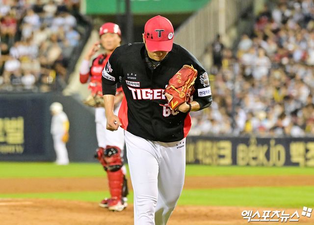 15일 오후 서울 송파구 잠실야구장에서 열린 '2025 신한 SOL Bank KBO리그' KIA 타이거즈와 두산 베어스의 경기, 4회말 2사 1,2루 KIA 김도현이 마운드를 내려가고 있다. 엑스포츠뉴스 DB