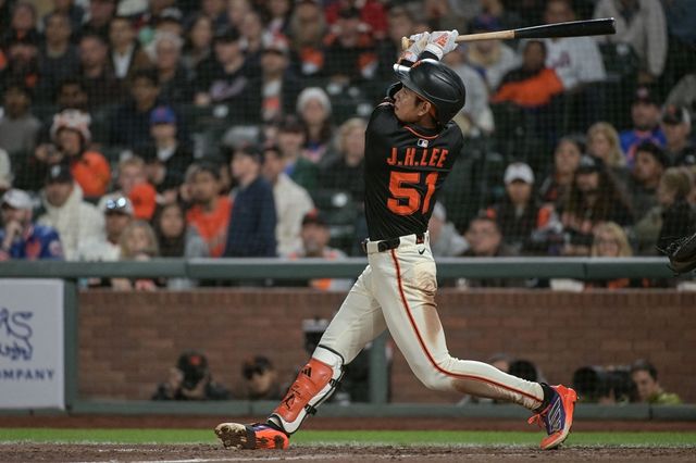 샌프란시스코 자이언츠 이정후가 올해 미국 메이저리그 정규시즌 경기에 출전해 타격하고 있다. REUTERS 연합뉴스