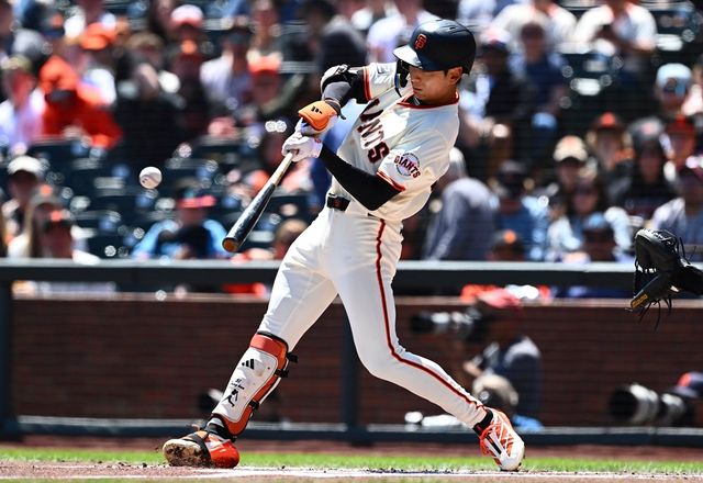 샌프란시스코 자이언츠 이정후가 올해 미국 메이저리그 경기에 출전해 타격하고 있다. AP 연합뉴스