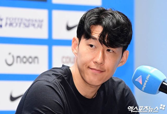 잉글리시 프리미어리그 토트넘 홋스퍼에서 10년 활약하며 한국을 넘어 아시아 축구의 자존심을 지켰던 손흥민이 축구종가를 떠난다. 손흥민은 2일 서울 영등포구에서 열린 뉴캐슬 유나이티드와의 친선 경기 기자회견에서 질의응답을 받기 전 '토트넘을 떠난다'고 공식 발표했다. 여의도, 박지영 기자