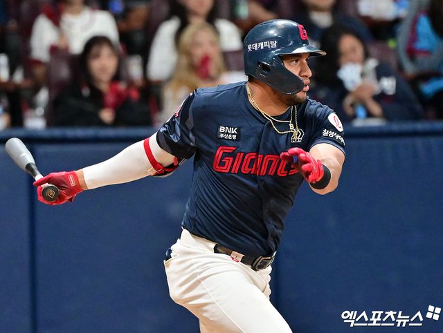 롯데 자이언츠 외국인 타자 빅터 레이예스가 2025시즌 후반기 시작 이후 13경기 타율 0.265(49타수 13안타) 9타점 1도루 OPS 0.715로 페이스가 다소 떨어졌다. 사진 엑스포츠뉴스 DB