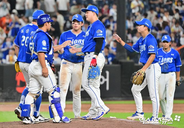 29일 오후 대전 한화생명 볼파크에서 열린 '2025 신한 SOL Bank KBO리그' 삼성 라이온즈와 한화 이글스의 경기, 삼성이 12안타를 몰아치며 한화에 9:2 승리를 거뒀다. 이날 경기에 승리한 삼성 선수들이 기뻐하고 있다. 엑스포츠뉴스 DB