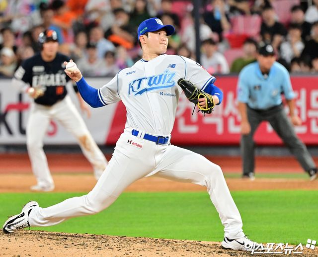 KT 위즈 투수 배제성이 올해 정규시즌 경기에 등판해 투구하고 있다. 엑스포츠뉴스 DB