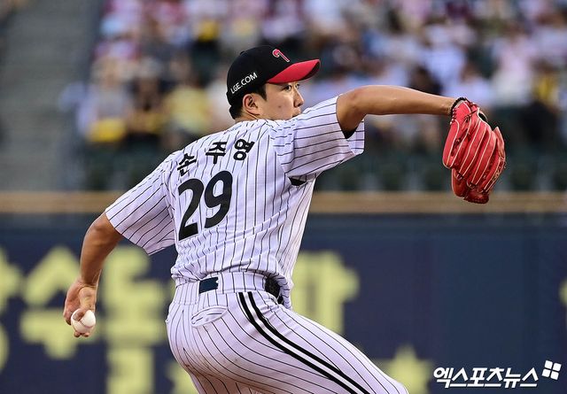 LG 트윈스 좌완 손주영이 20일 서울 잠실야구장에서 열린 2025 신한 SOL Bank KBO리그 롯데와의 팀 간 12차전에 선발등판, 6이닝 3실점을 기록했다. 사진 박지영 기자