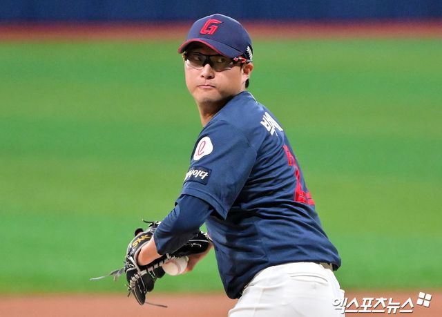 롯데 자이언츠 우완 박세웅이 22일 창원 NC파크에서 열리는 2025 신한 SOL Bank KBO리그 NC 다이노스와 팀 간 12차전에 선발투수로 나선다. 사진 엑스포츠뉴스 DB