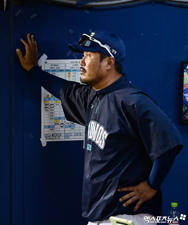 이호준 감독이 이끄는 NC 다이노스가 23일 창원NC파크에서 열리는 2025 신한 SOL Bank KBO리그 롯데와의 팀 간 13차전에 선발 타자 전원을 우타자로 채우는 승부수를 던졌다. 사진 엑스포츠뉴스 DB